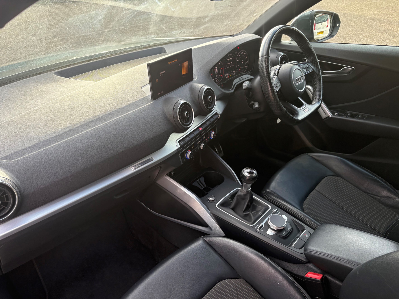 Q2 1.6 TDI S Line SUV