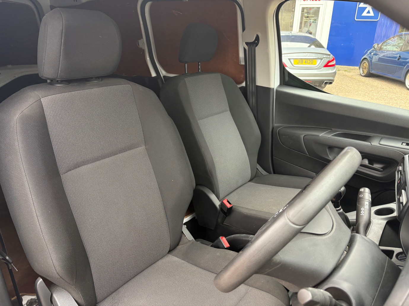 Combo 1.5 Turbo D L2 2300 H1 Sportive Panel Van