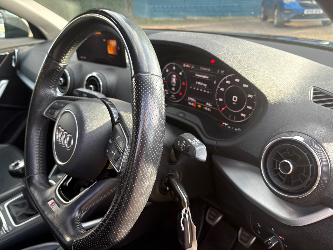 Q2 1.6 TDI S Line SUV